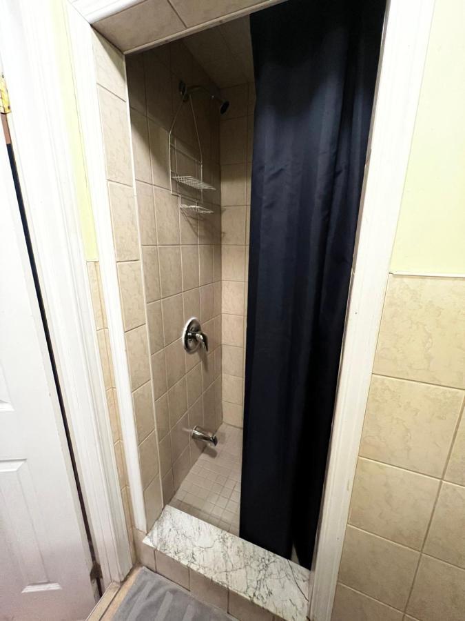 Adas Guesthouse Τορόντο Εξωτερικό φωτογραφία