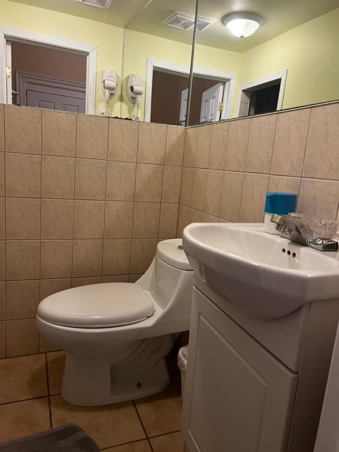 Adas Guesthouse Τορόντο Εξωτερικό φωτογραφία